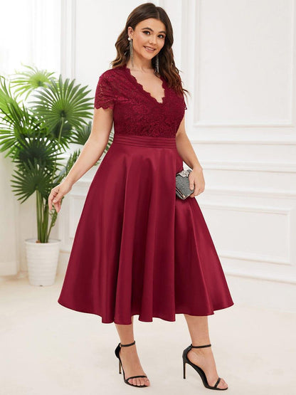 pretty HARLEY|Plus Size V-neck Lace Bodice A-line Cocktail Dress with Pockets