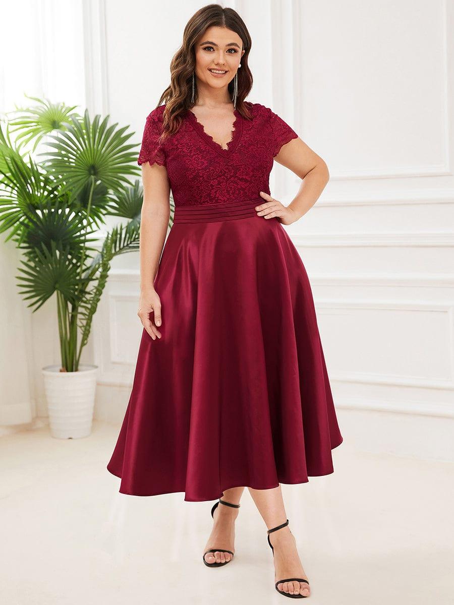 pretty HARLEY|Plus Size V-neck Lace Bodice A-line Cocktail Dress with Pockets