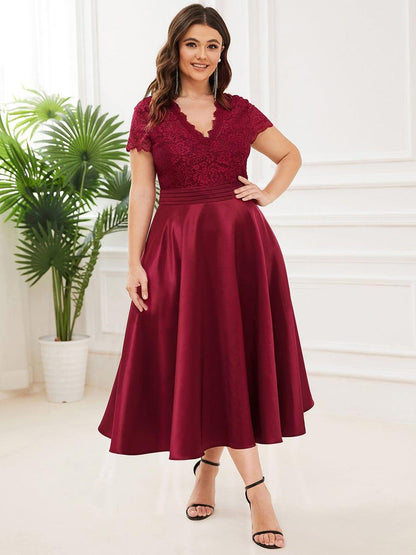 pretty HARLEY|Plus Size V-neck Lace Bodice A-line Cocktail Dress with Pockets