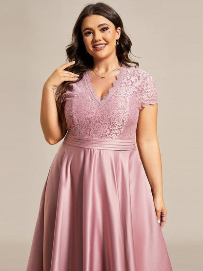 pretty HARLEY|Plus Size V-neck Lace Bodice A-line Cocktail Dress with Pockets
