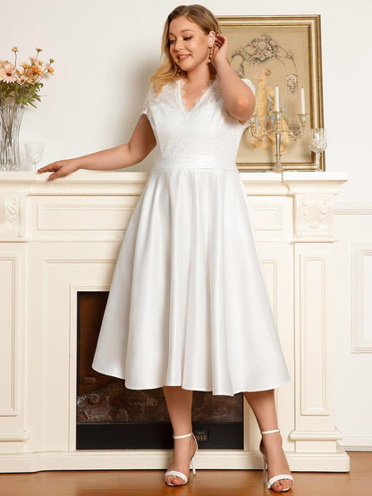 pretty HARLEY|Plus Size V-neck Lace Bodice A-line Cocktail Dress with Pockets