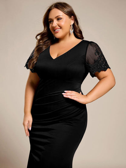 pretty CLEO|Plus Size Short Sleeve Ruffled Fishtail V-Neck Dress