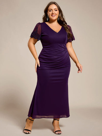 pretty CLEO|Plus Size Short Sleeve Ruffled Fishtail V-Neck Dress