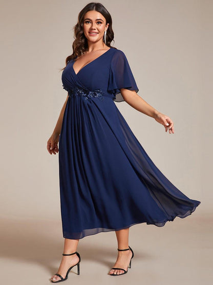 pretty DAHLIA|Plus Size Elegant Short Sleeves V-Neck Floral Applique Wedding Guest Dress