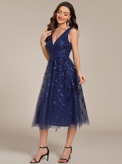ever ROUX|V-Neck Leaf Sequined Sleeveless A-Line Midi Wedding Guest Dress