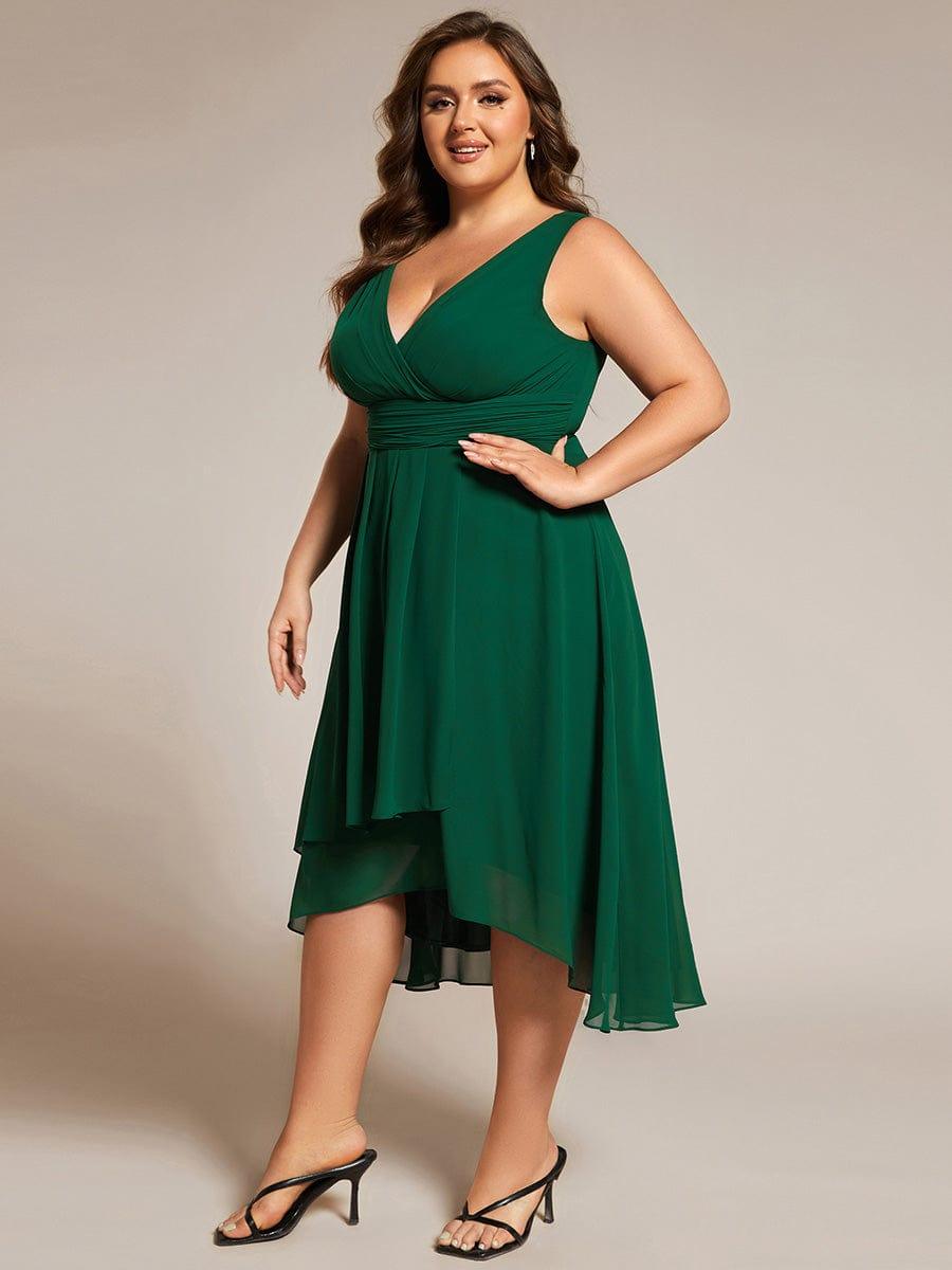 pretty AUGUST|Plus Size Pleated Sleeveless V-Neck Midi Chiffon Wedding Guest Dress