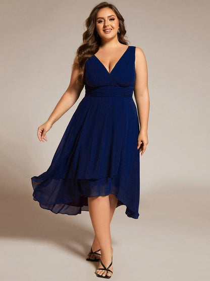 pretty AUGUST|Plus Size Pleated Sleeveless V-Neck Midi Chiffon Wedding Guest Dress