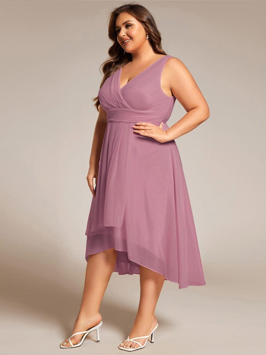 pretty AUGUST|Plus Size Pleated Sleeveless V-Neck Midi Chiffon Wedding Guest Dress