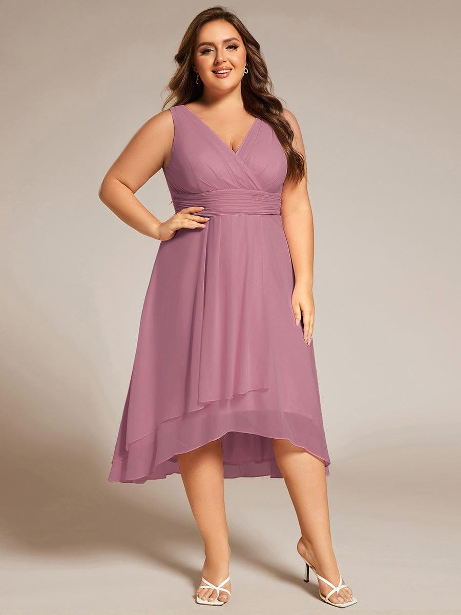pretty AUGUST|Plus Size Pleated Sleeveless V-Neck Midi Chiffon Wedding Guest Dress