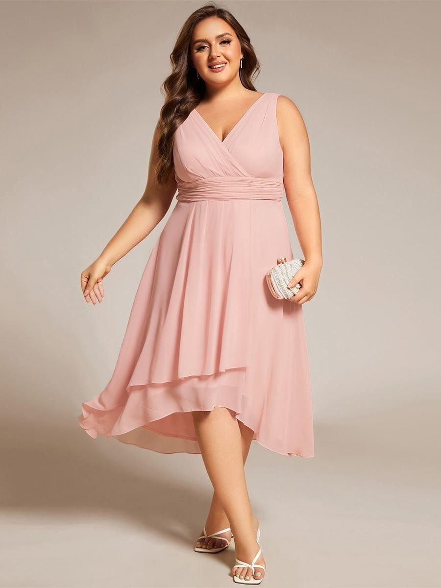 pretty AUGUST|Plus Size Pleated Sleeveless V-Neck Midi Chiffon Wedding Guest Dress