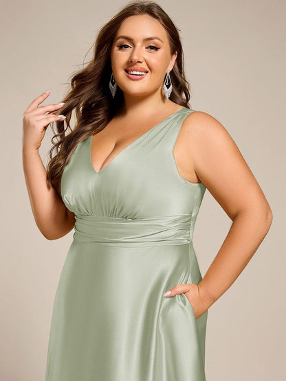 pretty INDY|Plus Size Satin Empire Waist Maxi Bridesmaid Dress with Pockets